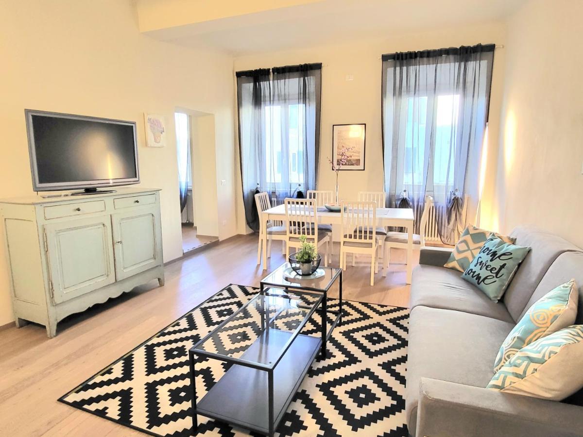 Lo Stellario Di Lucca Apartment ภายนอก รูปภาพ